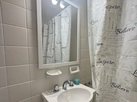 Departamento un ambiente desplazado a la calle c/balcón, a 3 cuadras de la costa