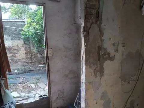 CASA DE PASILLO EN VENTA. ZONA AZCUENAGA