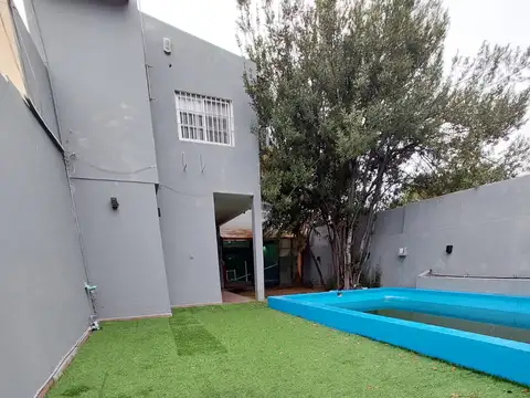 CASA 3 AMBIENTES CON PARQUE CON PILETA - QUINCHO CON PARRRILLA - GARAGE - BAÑO COMPLETO- TOILETTE - SOLO CON SEGURO DE CAUCION -
