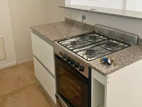 Departamento en Alquiler en Bernal, $ 800.000