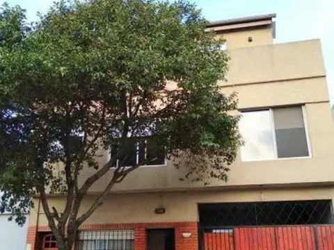 Casa 7 ambientes o mas. | 30 DE OCTUBRE 3486