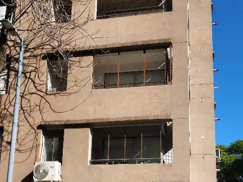 Hermoso 2 ambientes al frente con balcón