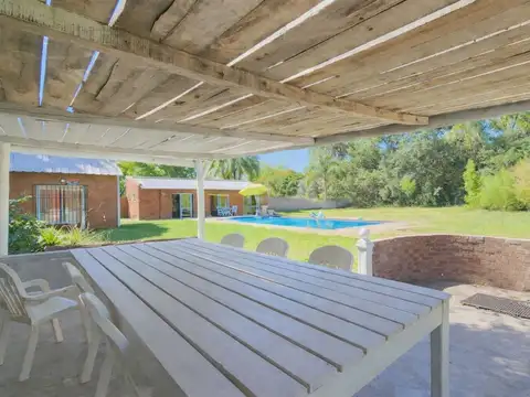 Casa en Venta con 2 cocheras