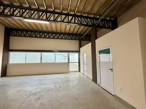 LOCAL COMECIAL/ INDUSTRIAL