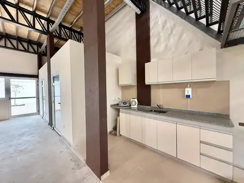 Local en Venta en Luis Agote, USD 298.000