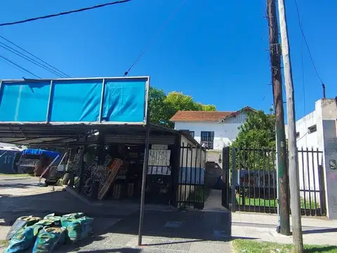 VENTA CASA MULTIFAMILIAR Y DOS LOCALES SOBRE PASCO