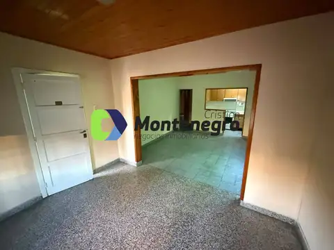 Depto Tipo Casa en Alquiler en Berazategui Oeste, $ 650.000