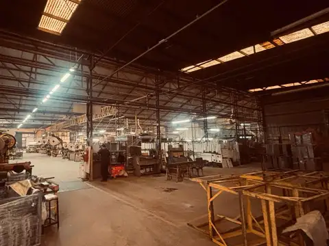 Galpon en Alquiler 78  mts Frente