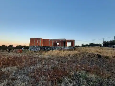 VENTA-LOTE MAS CASA EN CONSTRUCCIÓN-SINSACATE