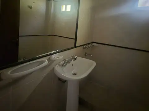 Depto Tipo Casa en Alquiler con 1 cochera