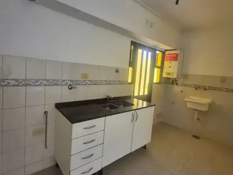 Depto Tipo Casa en Alquiler de 3 ambientes