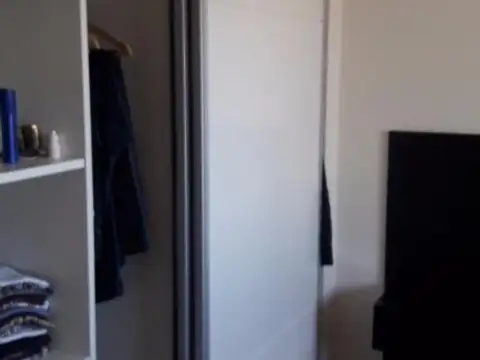 DEPTO. 3 AMBIENTE CON COCHERA CUBIERTA EN EL CENTRO DE MUÑIZ