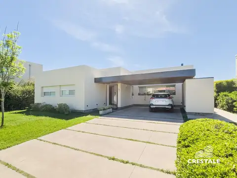 Venta casa 3 dormitorios Jardín Piscina San Sebastián Funes