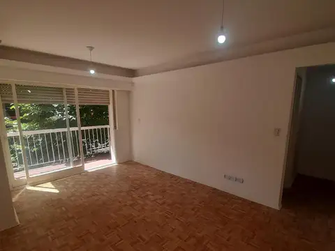 Departamento 3 Ambientes Balcon Luminoso Flores