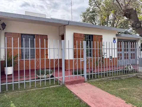 Casa en Venta en Juana Koslay, Juan Martín de Pueyrredón