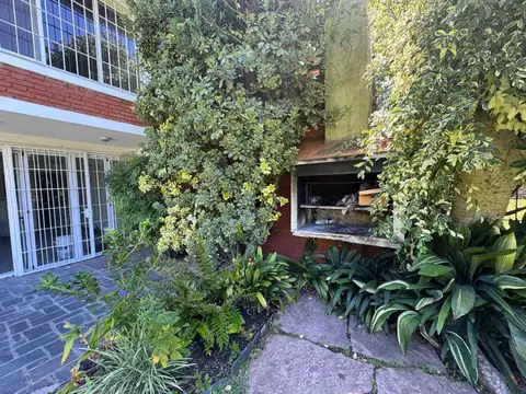 VENTA CASA ACASSUSO Libert al Río CON RENTA
