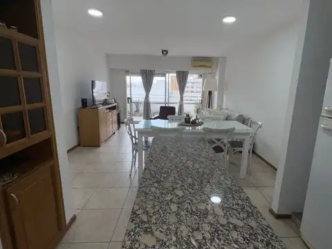 DEPARTAMENTO EN VENTA 2 DORMITORIOS CENTRO BALCÓN