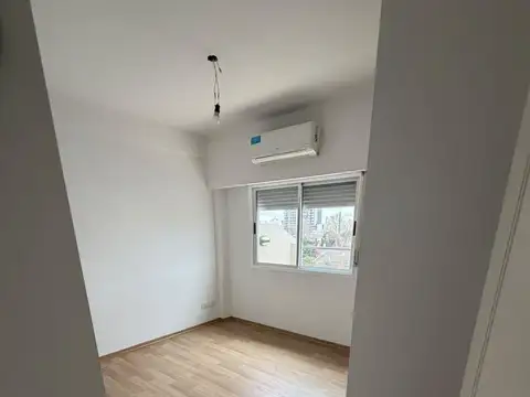 EXCELENTE DEPARTAMENTO DE 2 AMBIENTES CON GRAN TERRAZA PRIVADA – MUY BUENA CATEGORÍA