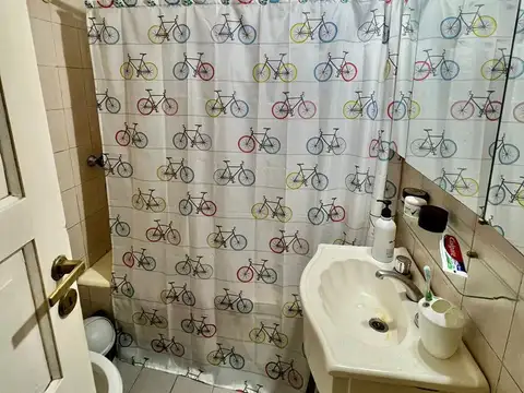 Casa en Venta de 3 ambientes, Jardin y Amplio Quincho- Quilmes