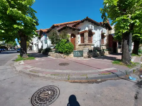 Excelente esquina para uso profesional más vivienda, zona comercial de la calle Córdoba TOUR VIRTUAL