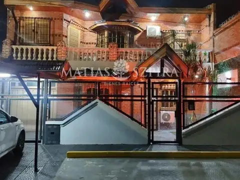 Luján 262. Entre Directorio y Avenida De Los Estudiantes