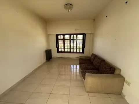 CASA 4 DORMITORIOS BARRIO PUEYRREDON