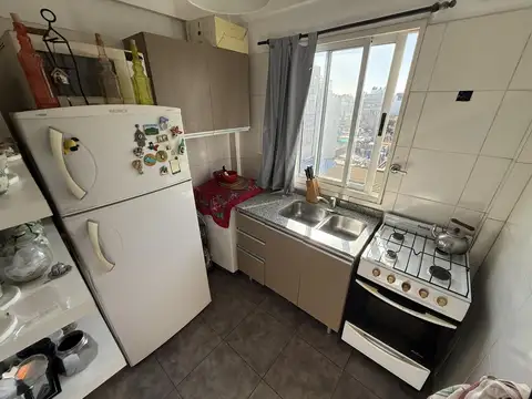 Monoambiente luminoso con balcón corrido en venta en Parque Chas