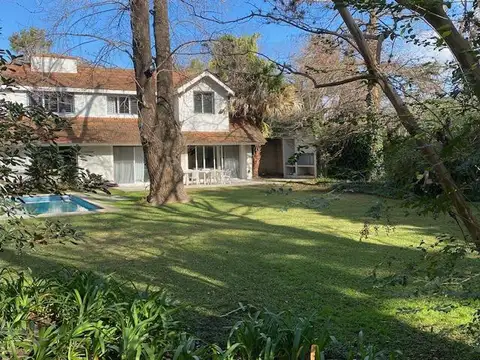 Casa en venta, de 5 dormitorios en San Isidro Santa Rita
