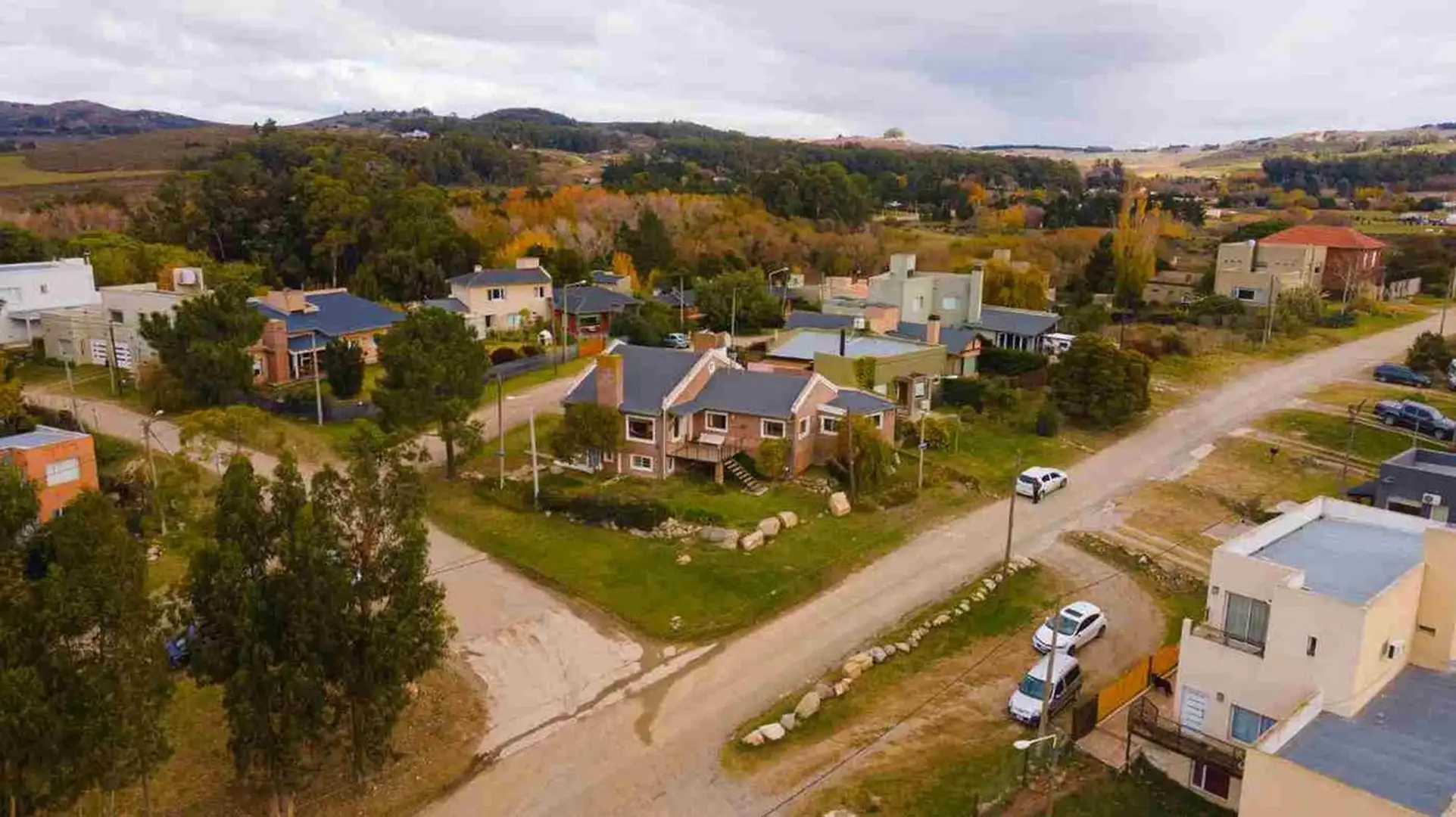 VENTA CASA 2 DORM. C/PILETA- TANDIL