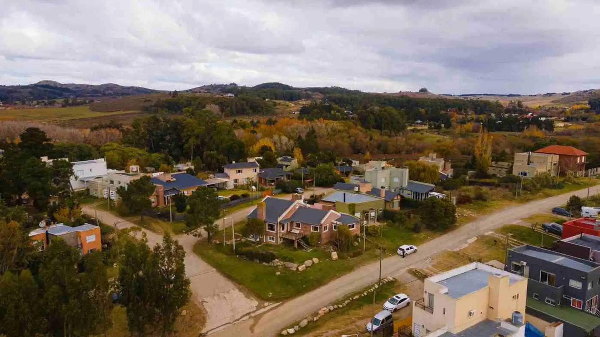 VENTA CASA 2 DORM. C/PILETA- TANDIL