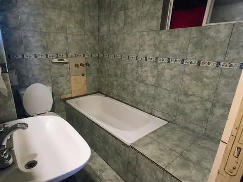 Depto Tipo Casa 7 ambientes con 2 baños