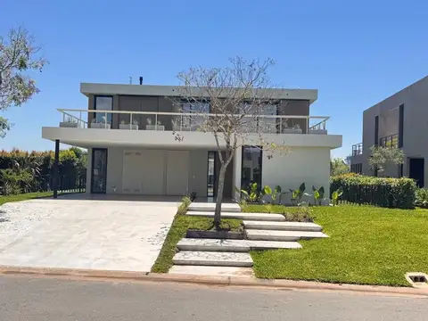 Casa en Alquiler de 4 dormitorios