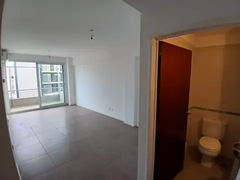 Alquiler. Semipiso 3 ambientes con balcon en Villa Urquiza