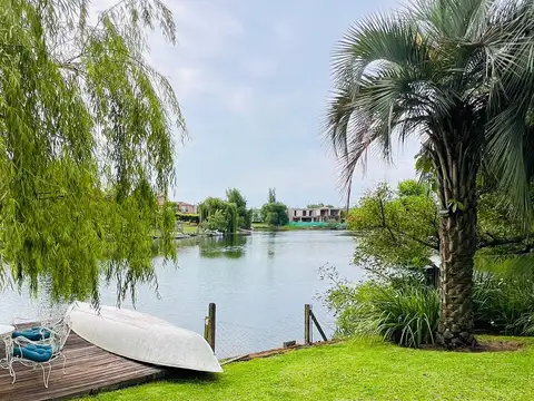 Venta casa Castores Nordelta 353m2 al lago central