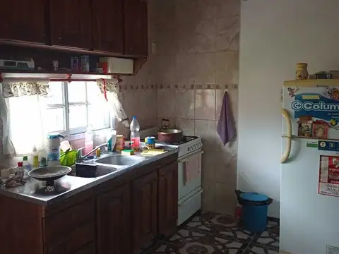Casa 2 ambientes con 1 baño