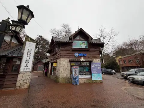 Local en comercial en la entrada de Sierra de los Padres