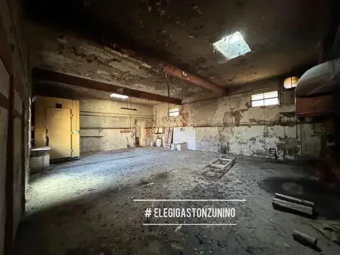 VENTA DE IMPORTANTE ESQUINA EN MERCEDES B