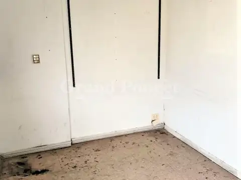 Oficina con Recepción a Reciclar