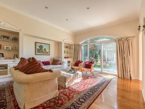 CASA EN ALQUILER DEL VISO, 6 AMBIENTES, CON PILETA