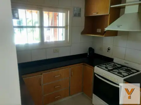 Casa 10 ambientes con 4 baños