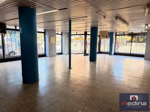 Local en Alquiler en Martínez, USD 4.990