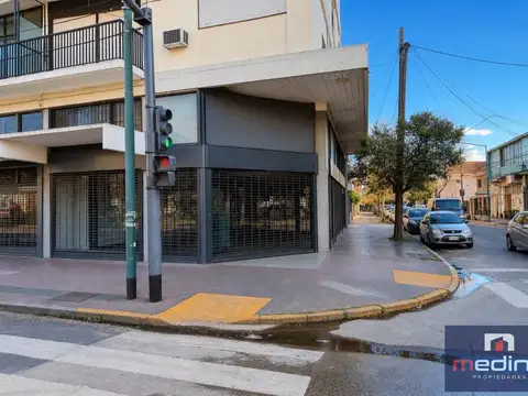 Av. Santa Fe al 1800