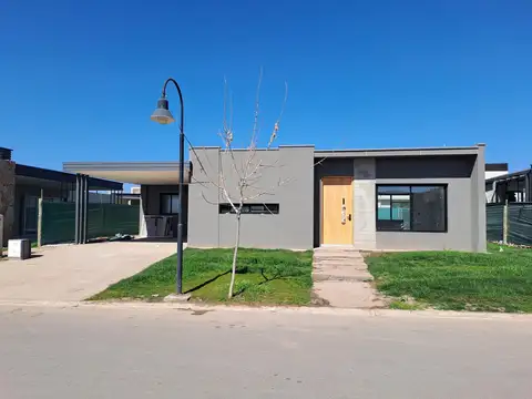 Casa en Venta - A ESTRENAR APTA CREDITO - B° Privado Gran Boedo