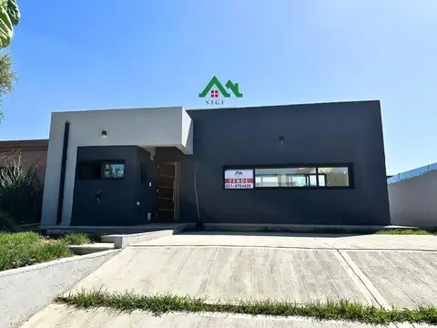 Casa 5 ambientes con 2 baños
