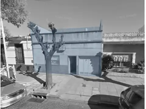 Excelente propiedad en mataderos para realizar Edificio PB y 4 Pisos - Toma m/2 en su totalidad