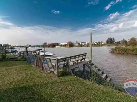 Casa en Venta en Countries y Barrios Cerrados en Benavidez, USD 470.000