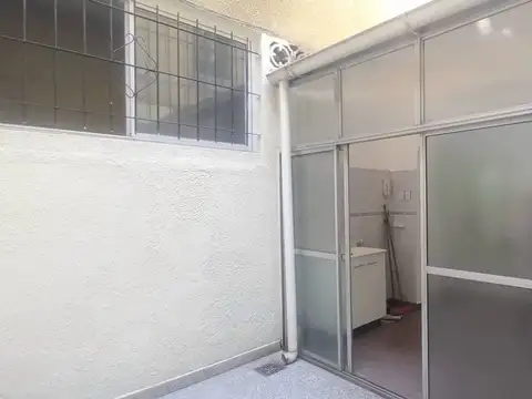 VENTA PH 3 AMBIENTES MONTE CASTRO CON PATIO