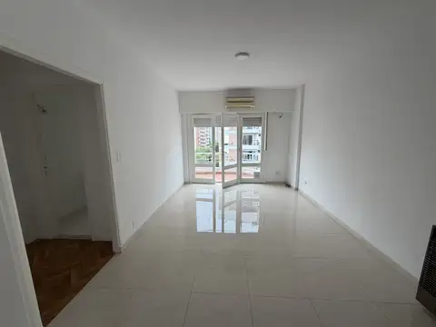 Castro Barros 300, Piso 6