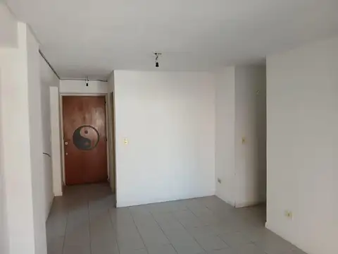 AMPLIO DEPARTAMENTO DE 2 AMBIENTES EN MORON