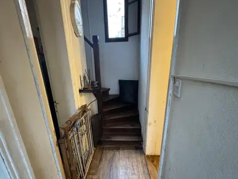 Casa 6 ambientes con 2 baños